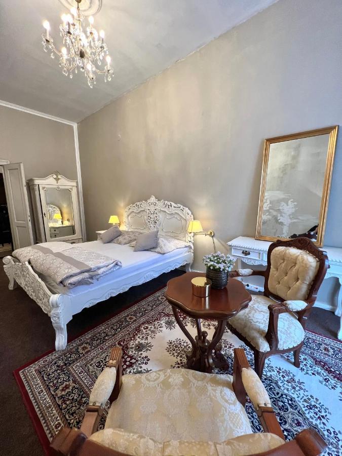 Csaky Palace Bratislava Apartment Exterior photo